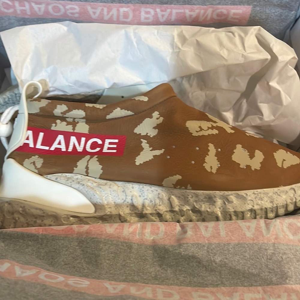 NIKE MOC FLOW SP (size 11.5 )
